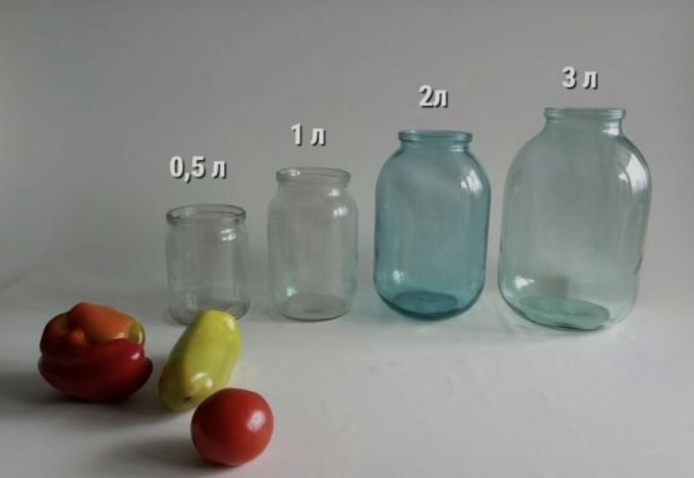 Стеклянные банки разных размеров