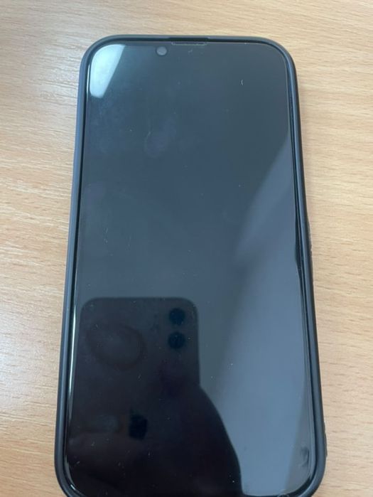 Vand IPhone 13 impecabil