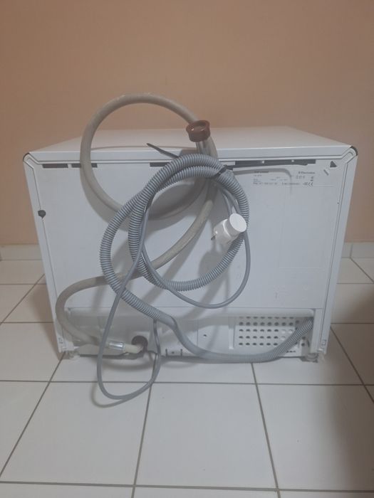 Съдомиялна Electrolux ESF 2450W