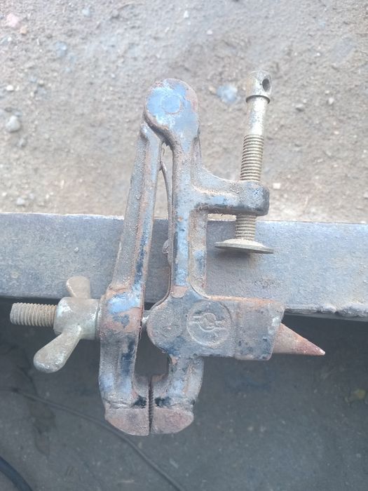 Тиски.  СССР            .