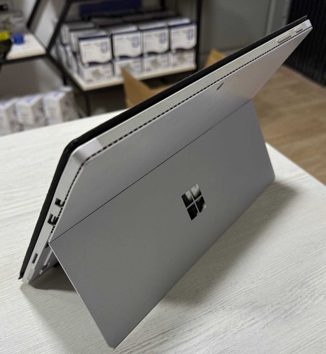 Microsoft Surface Pro 4 12.5 2K Intel Core i7-6650U 8GB/256GB 2in1