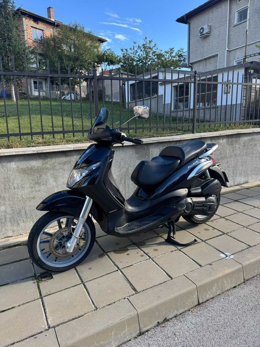 Скутер Piaggio Beverli 400ie Tourer