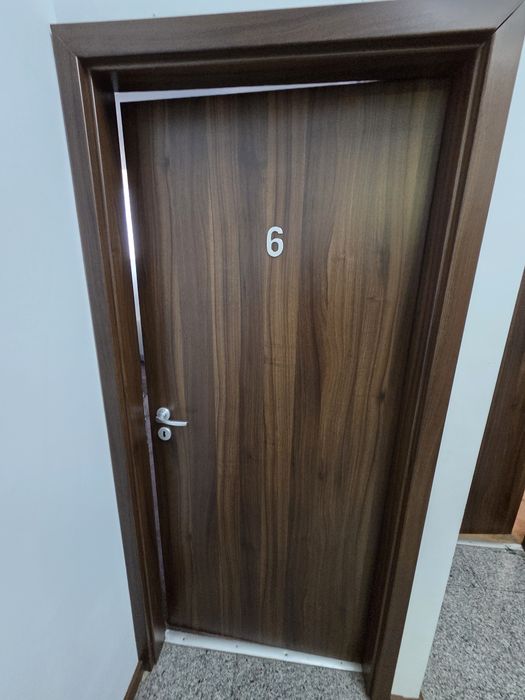 Usi interior din lemn antifonate