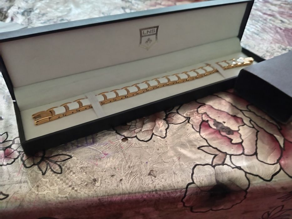 Braslet(ayollar uchun)