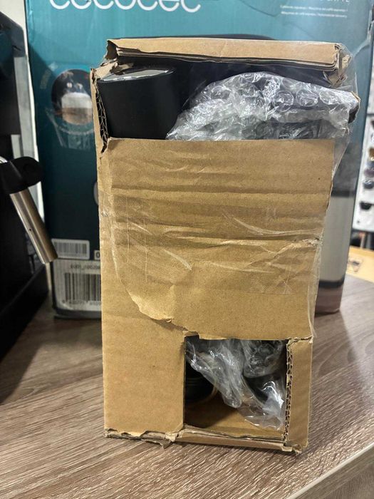 Кафемашина Cecotec 20 Pro Latte, 1,5 л, 20 бара, с контейнер за мляко 550 мл