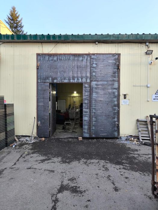 Гаражные ворота продам.