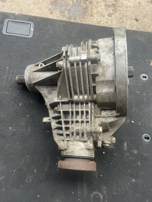 Раздатка за Фолксваген Volkswagen  Т5 2.0д ръчна кутия 2012г