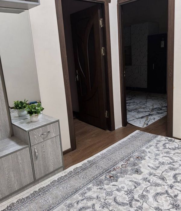Чилонзор метро якинида квартира срочно арендага берилади
