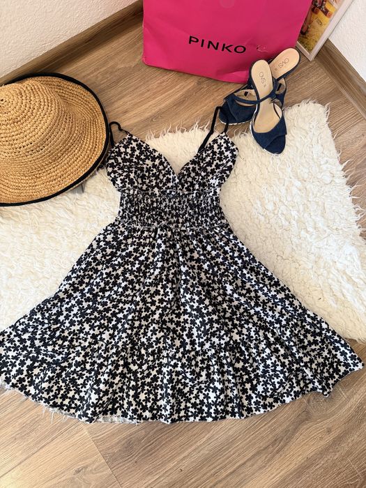 Дамски рокли zara bershka pull&bear nicole collection