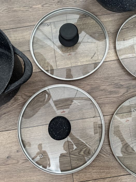 Отдам Кастрюли с крышками и одну блинницу