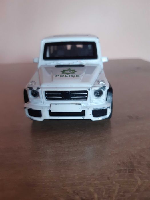 Количка Мерцедес G-класа, Джип полиция колекционерска мащаб 1:42