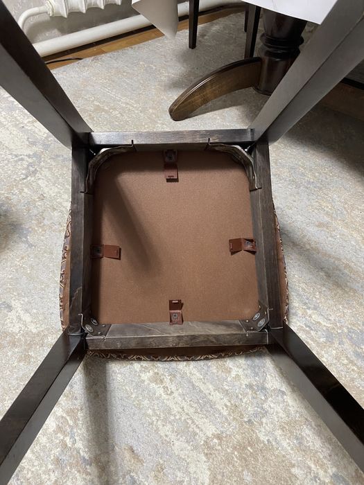 Натуральные деревянные стулья