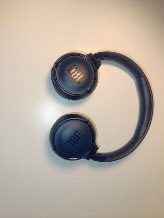 Продавам JBL TUNE 520BT