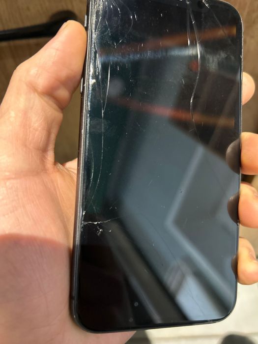 Продам айфон 11