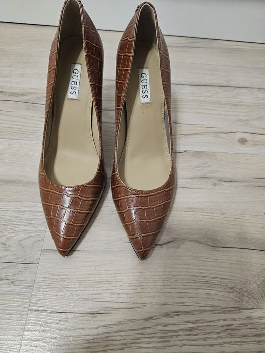 Pantofi stiletto Guess 37 Maro-coniac și Burgundia