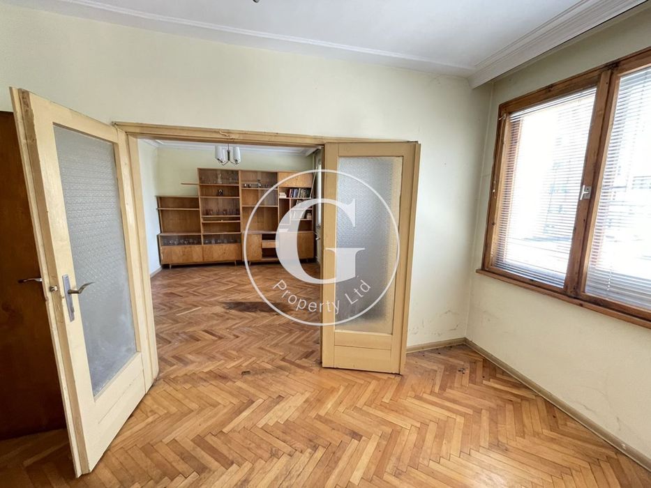 Продава се Тристаен апартамент в Перник, Център - 95 кв.м за 1153 €/кв.м - Снимка #2
