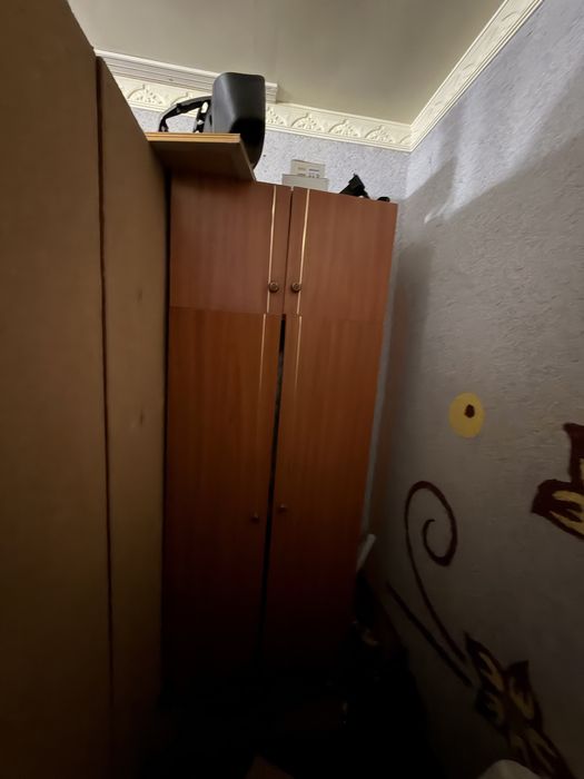 stenka va yumshoq divan sotiladi srochniyga arzon narxda