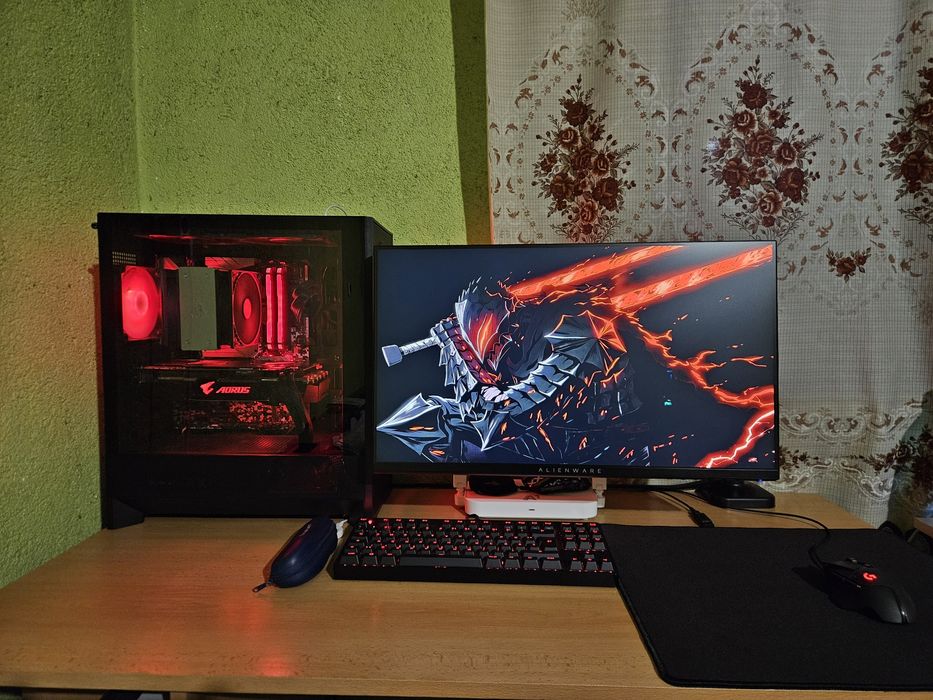 Компютър Ryzen 7 5700x и Монитор Dell Alienware 240HZ