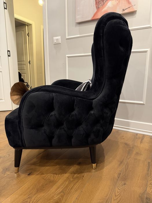 Диван, маси, столове, табуретка