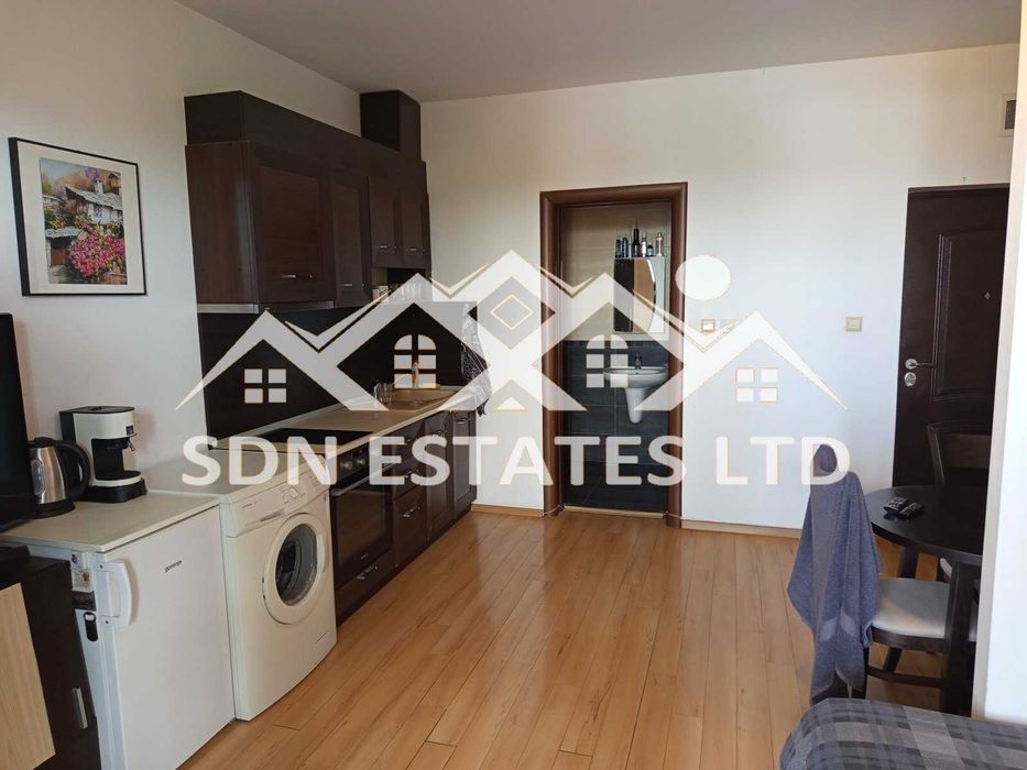 Продава се напълно обзаведено студио в идеалния център на Казанлък