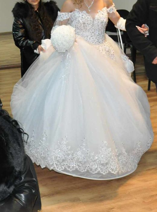 Rochie de mireasa still prinesa folosita o singura data