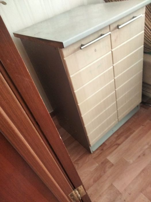 Гарнитур кухонный с мойкой б/у