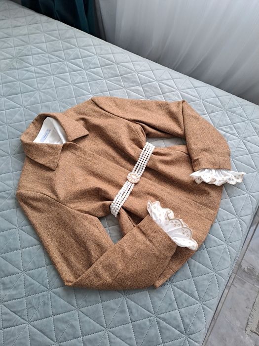 Palton scurt din matase si