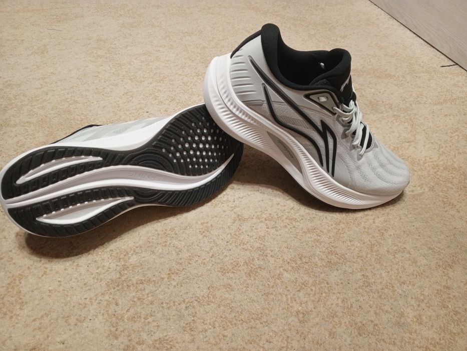 Новые кроссы Li ning, оригинал, 45 размер
