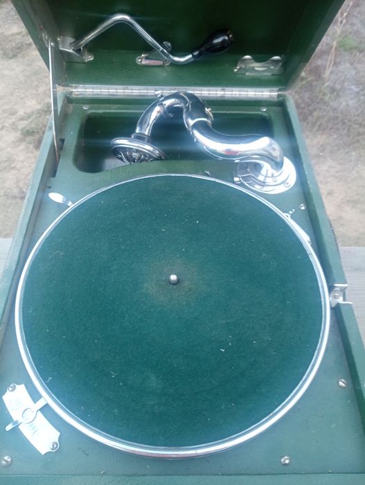 Патифон  His masters voice