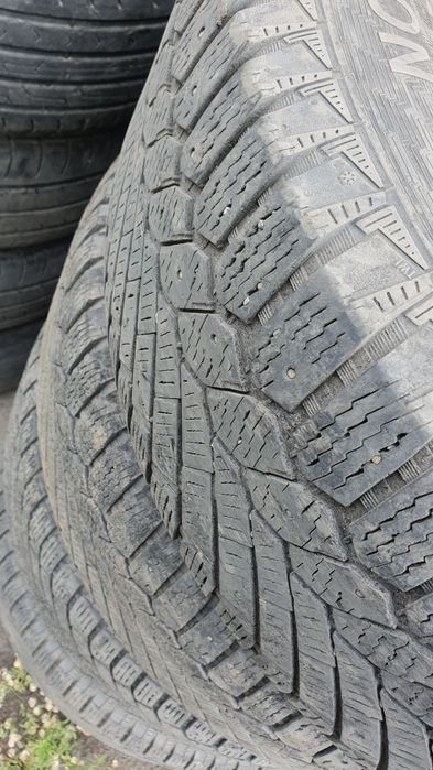 Продам комплект шин r17