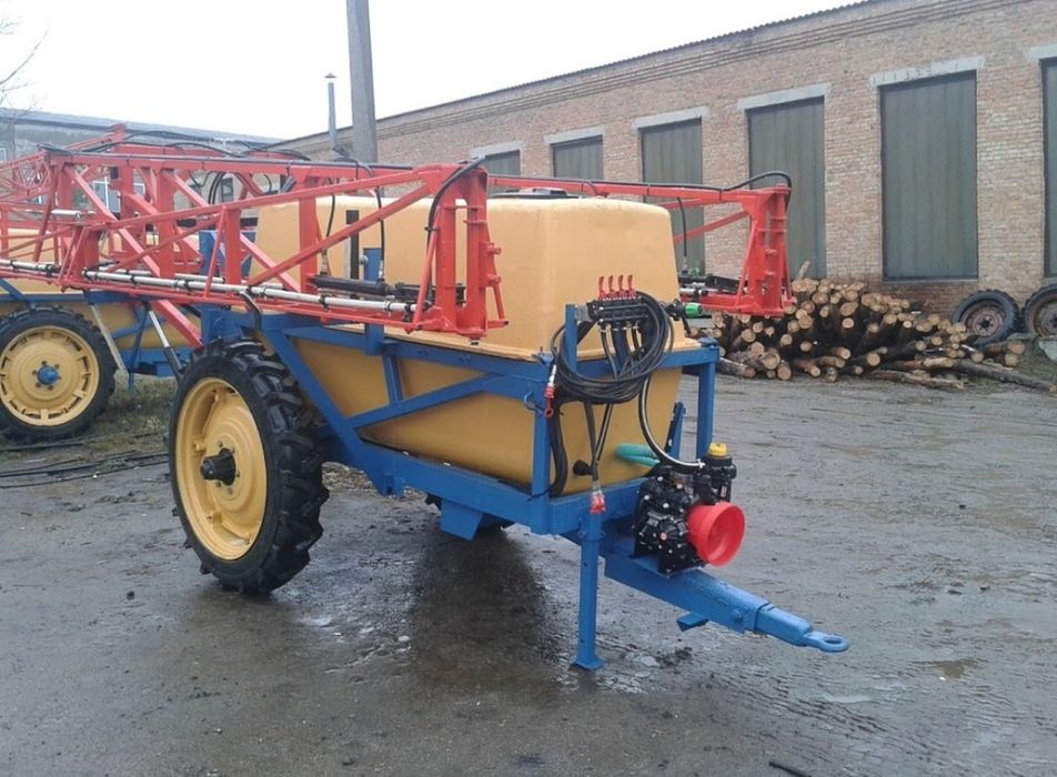 Полевой опрыскиватель