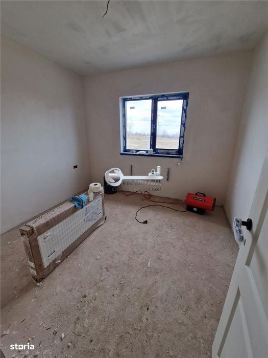 Casa de vanzare I Paun, Barnova I 4 camere, 2 bai I 500 mp teren