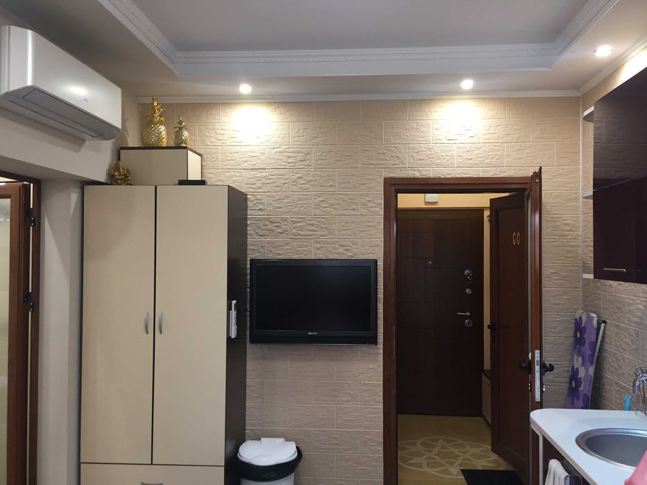 Дава се под наем Двустаен апартамент в Варна, Център - 45 кв.м за 459 € - Снимка #2