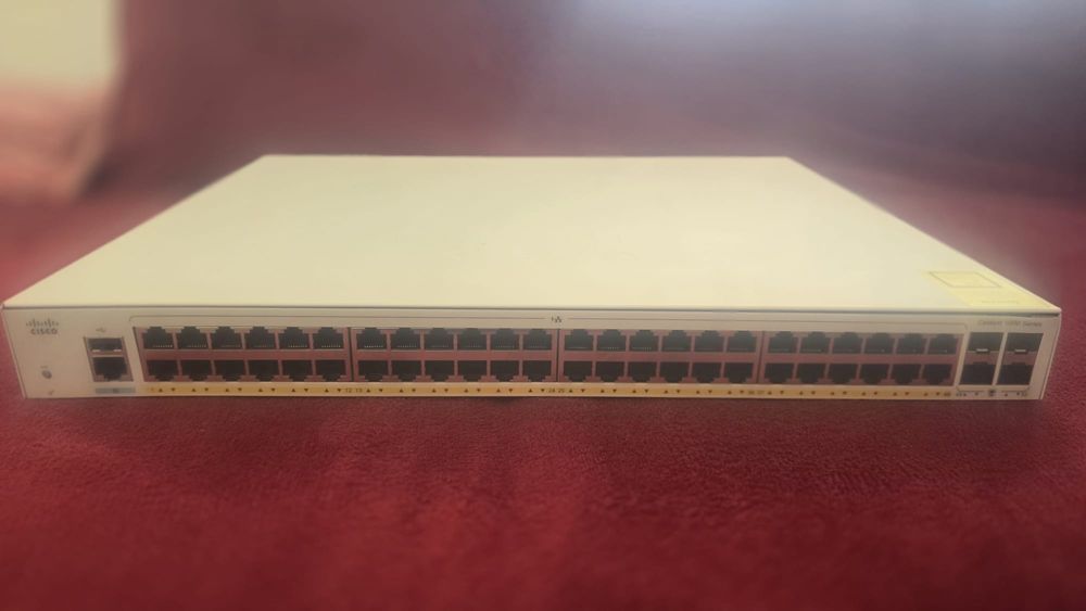 Switch Cisco nou C1000-48P- 4G-L