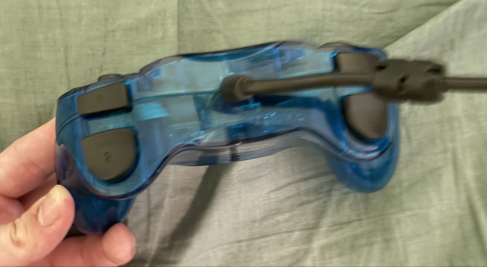 Vând Controller/Gamepad Trust Predator pentru PS2 si PC