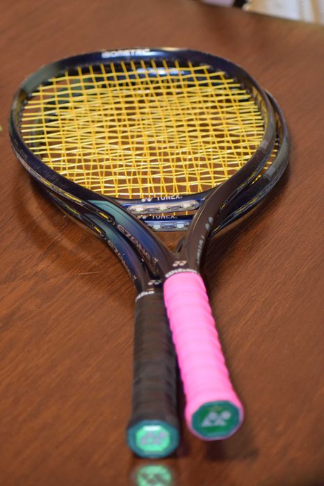 Yonex New EZONE 100 SL, 270g, 2 Rachete la pret de una + geanta bonus