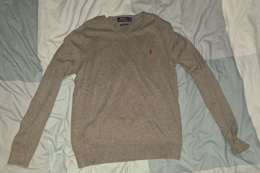 Pulovere diverse 40 ron