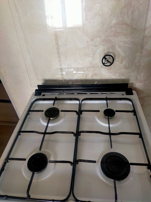 Продам газплиту Artel