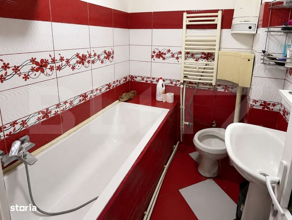 Casa de vanzare, 97 mp, zona Piata Centrala
