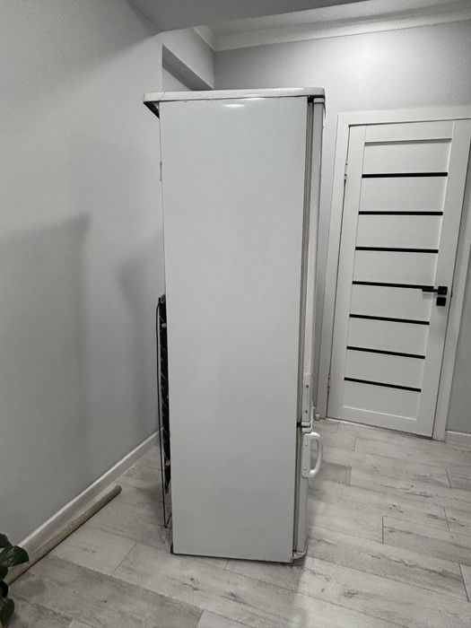 Холодильник/Тоңазытқыш Бирюса