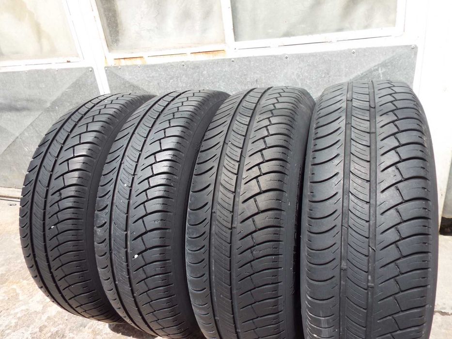 vand 4 anvelope de vara 185/65/15 michelin ,logan,sandero pret 300ron toate4