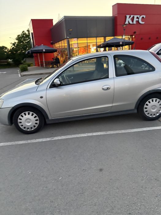 Продавам OPEL CORSA 1.0