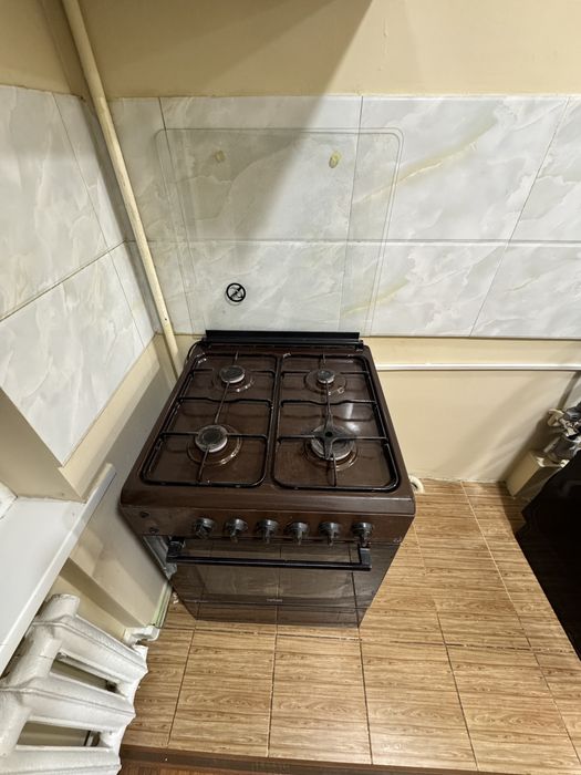 Плита и вытяжка Artel в идельном состоянии,срочно.