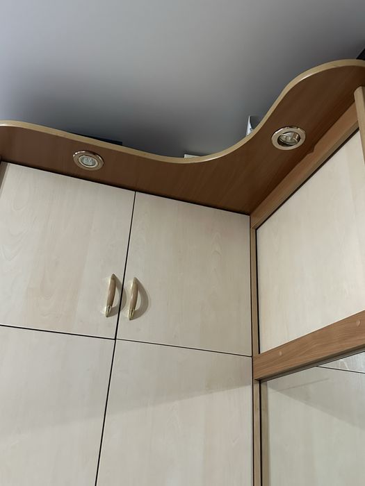 Большой шкаф угловой