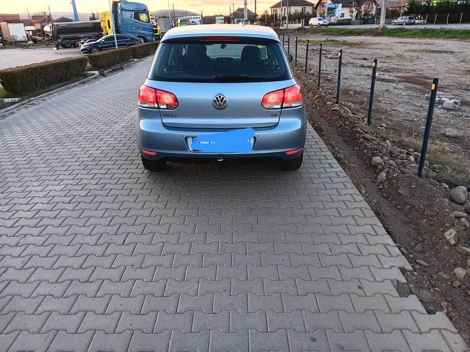 Vand vw golf 6 1.6 MPI an stare f bună
