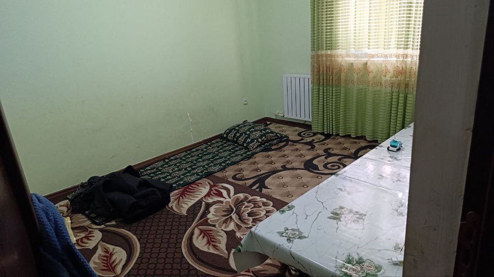 3 xonali kvartira sotiiladi.