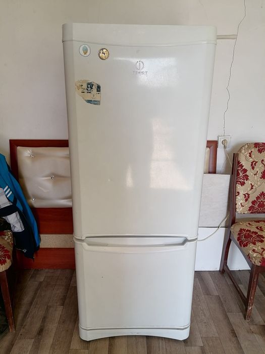 Продается холодильник:Indesit.model.B15.025