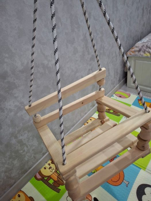 Продам срочно качелю
