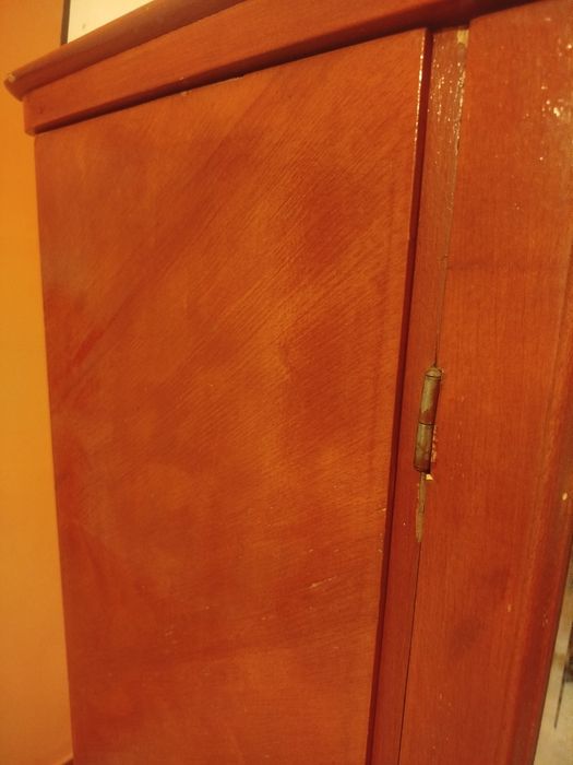 Продам антикварный шифоньер