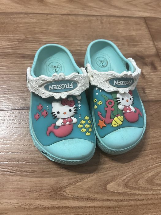 Сандали, кроксы, кроссовки для девочки